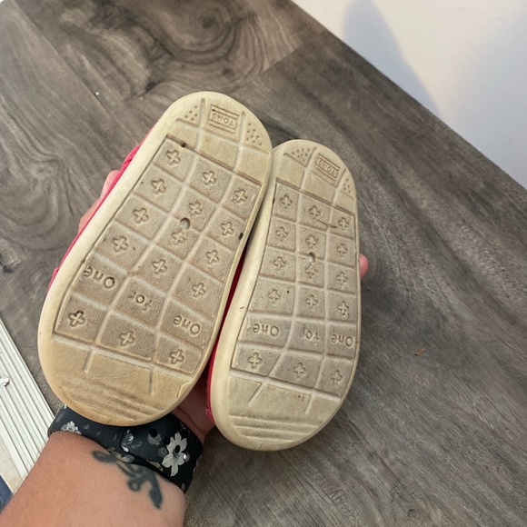 Toddler toms shoes - Picture 4 of 4